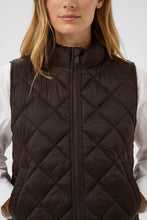 Carlota Vest