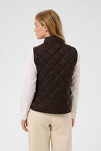 Carlota Vest