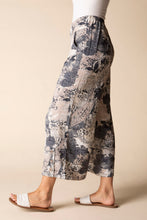 Button Hem Crop Pant