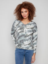 Printed V-neck Tee