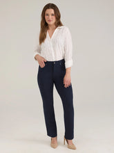 Petite Suzanne Straight Leg Ponte Pant