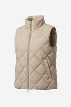 Carlota Vest
